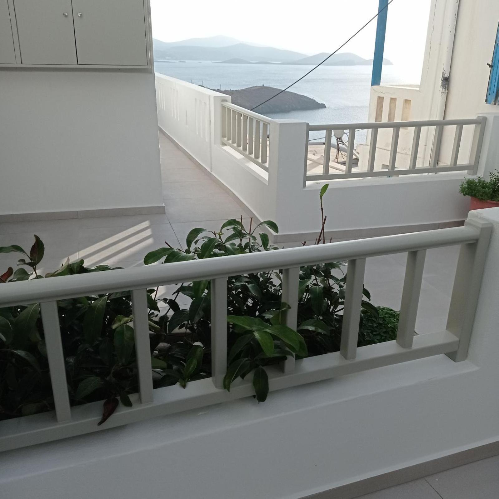 Ferienwohnung Θέαστρον - Theastron House With Great View In Chora Pera Gyalos Exterior foto