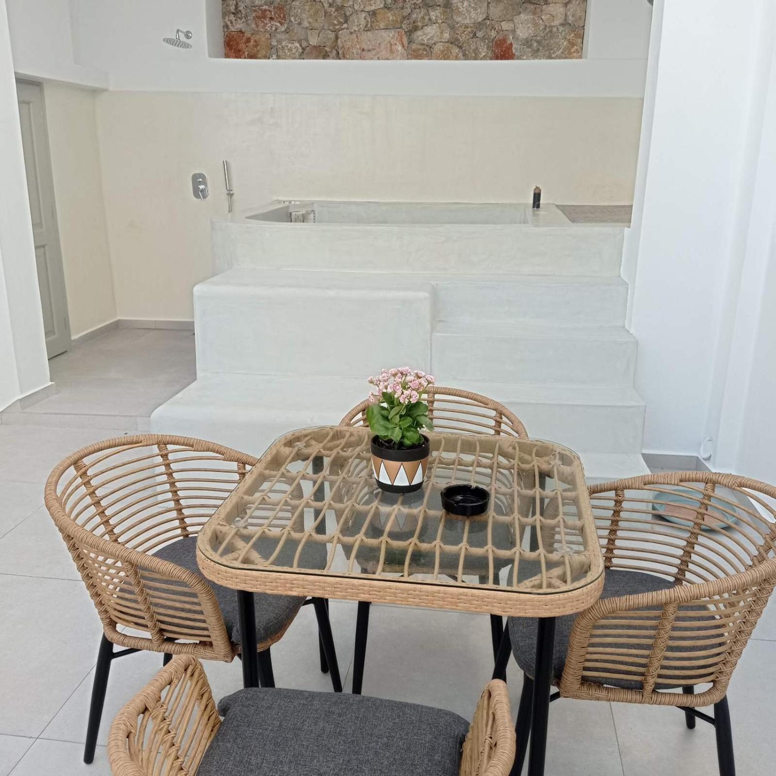 Ferienwohnung Θέαστρον - Theastron House With Great View In Chora Pera Gyalos Exterior foto