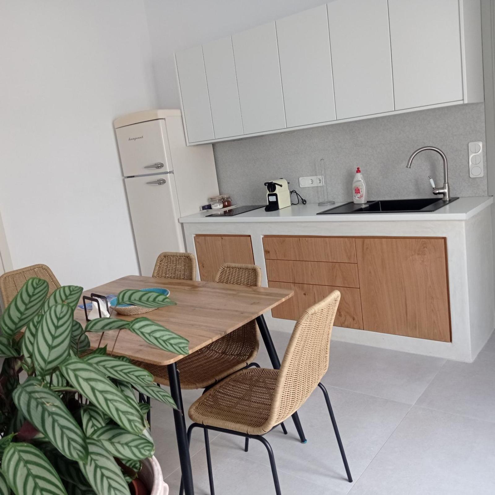 Ferienwohnung Θέαστρον - Theastron House With Great View In Chora Pera Gyalos Exterior foto